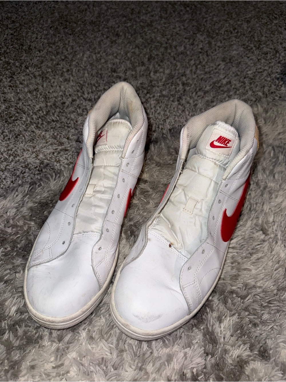 Nike White Low-Top Sneakers with Neon Yellow Accent - Picture 2 of 3